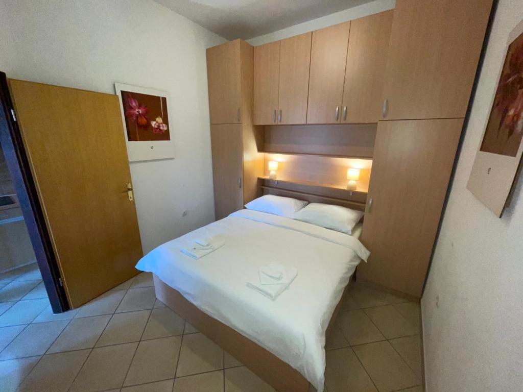 Apartmani Krajnovic ฟาชานา ภายนอก รูปภาพ